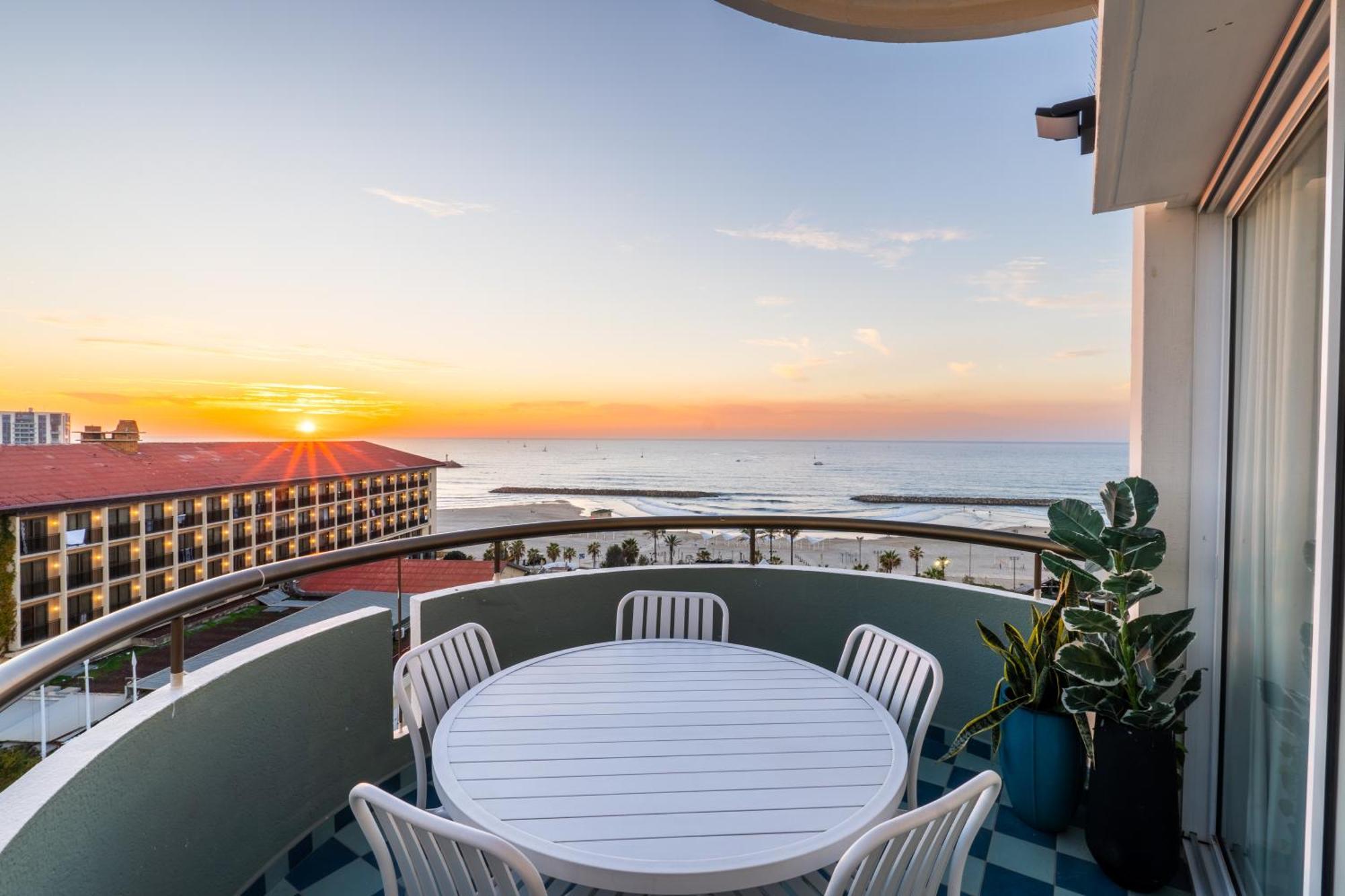 Sunsets Paradise 2Br With Parking By Beachfront Stay Herzliya Экстерьер фото
